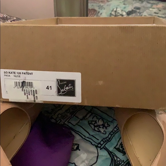 Christian Louboutin so Kate in nude - Picture 4 of 7